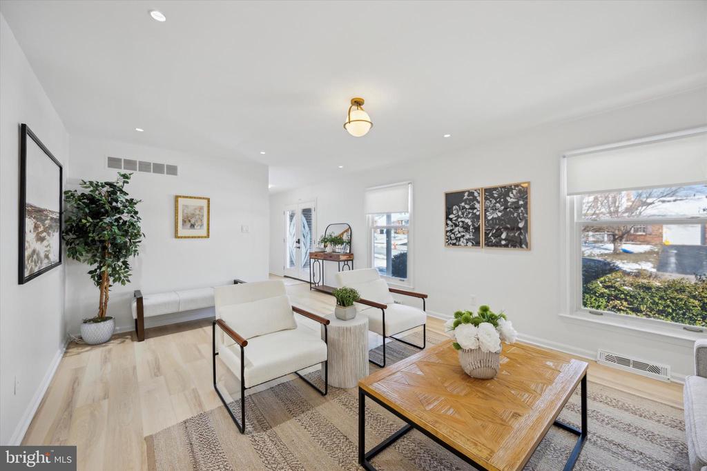 509 CAMELOT DRIVE
