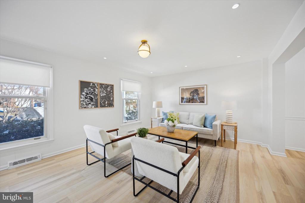 509 CAMELOT DRIVE
