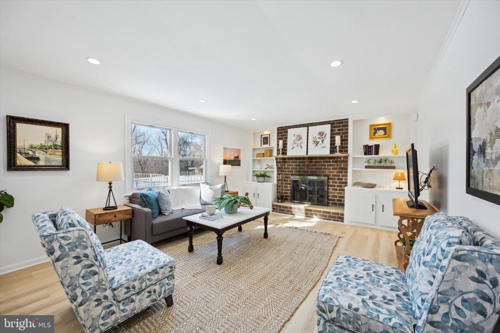 509 CAMELOT DRIVE