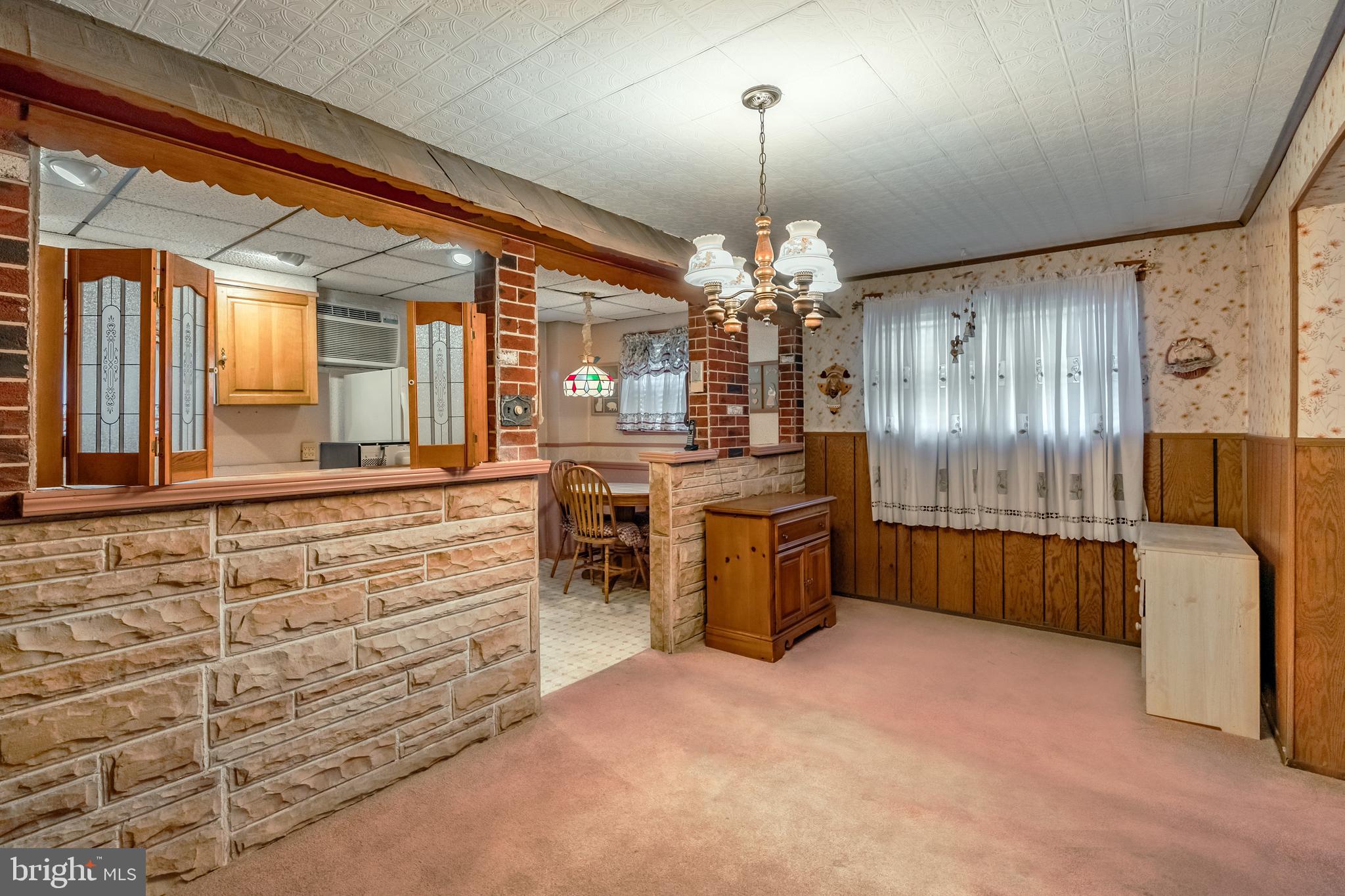 805 Windsor Cir