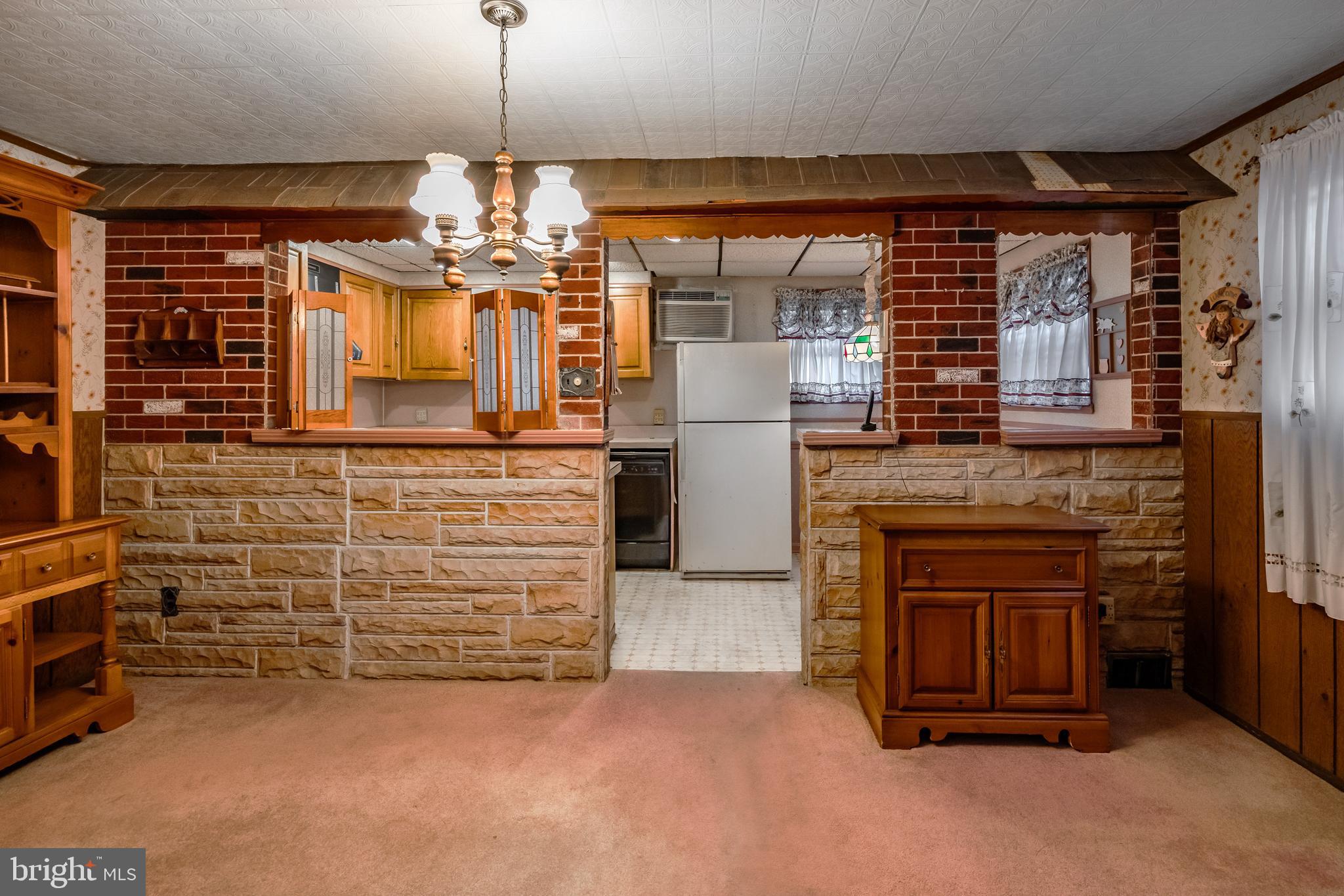 805 Windsor Cir