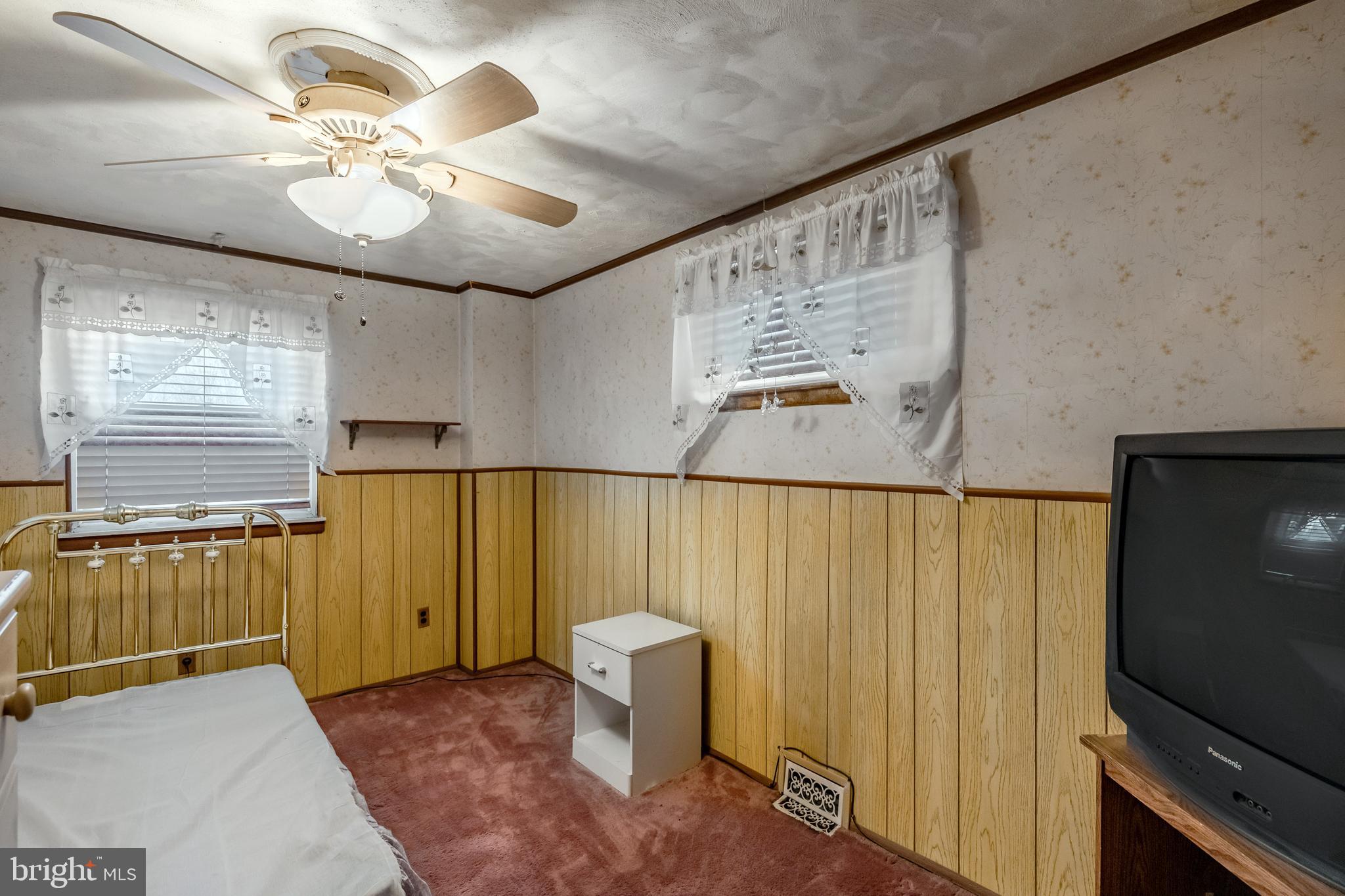 805 Windsor Cir