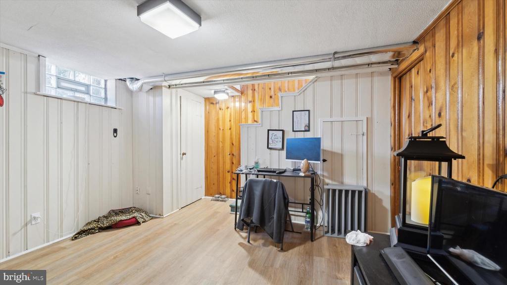 860 FAIRFAX ROAD