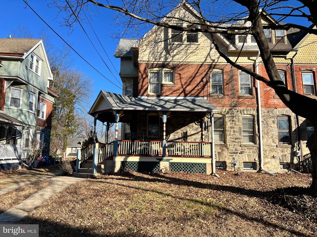 77 W la Crosse Ave
