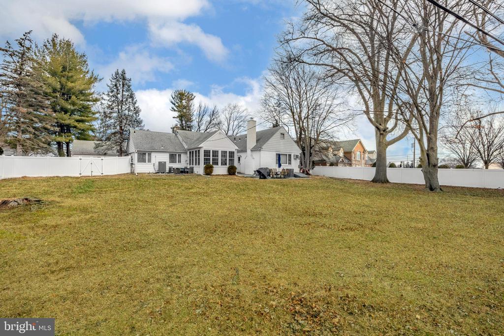 603 Williamsburg Dr
