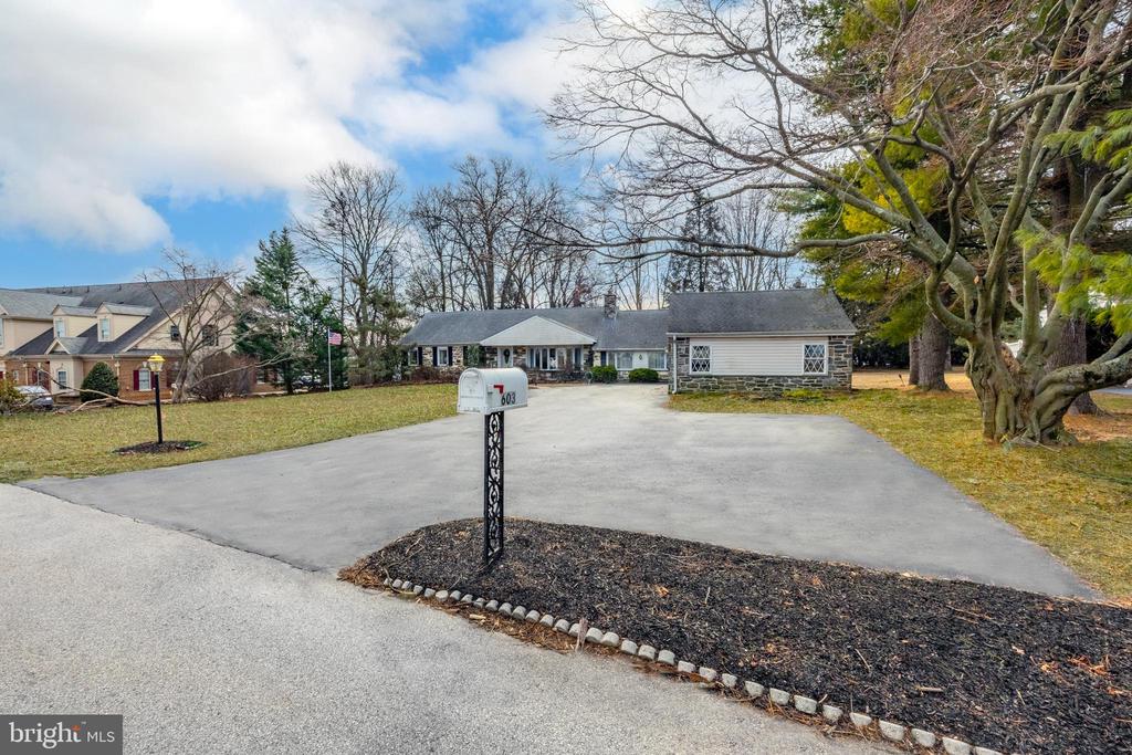 603 Williamsburg Dr