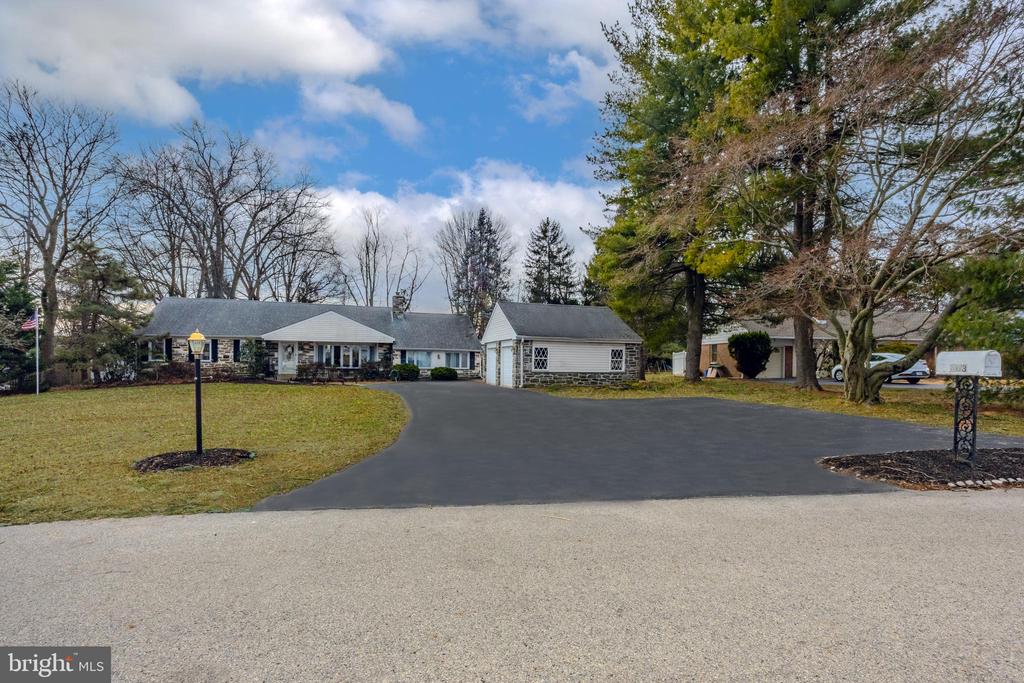 603 Williamsburg Dr