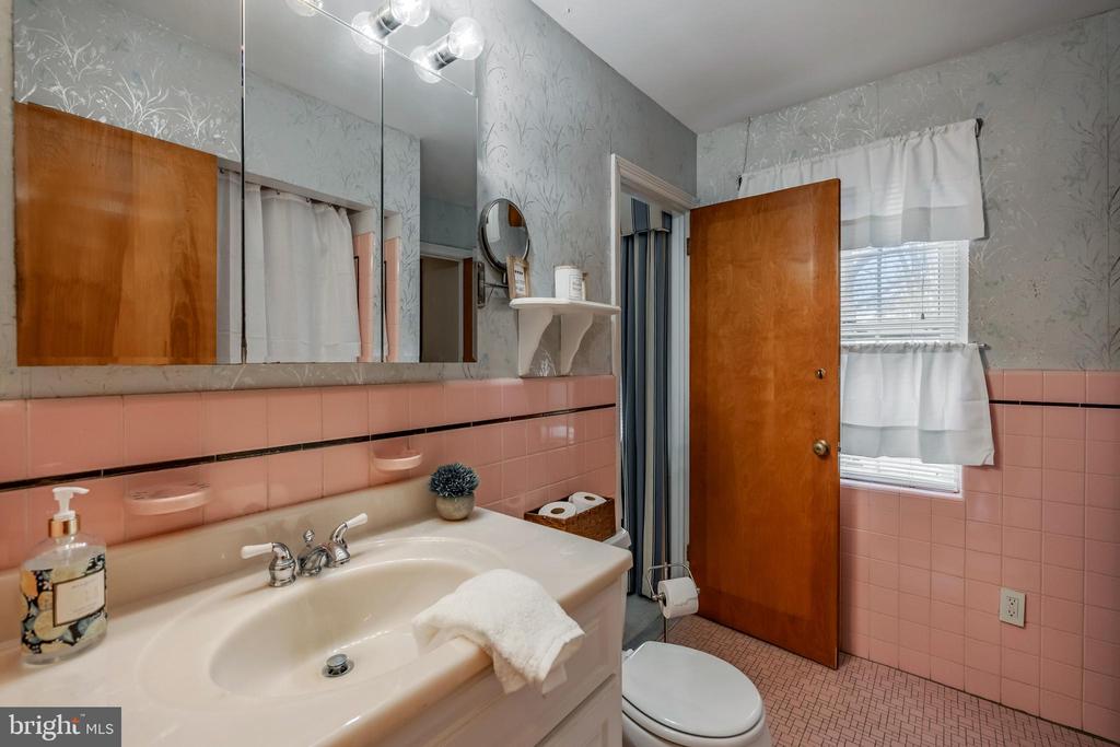 603 Williamsburg Dr