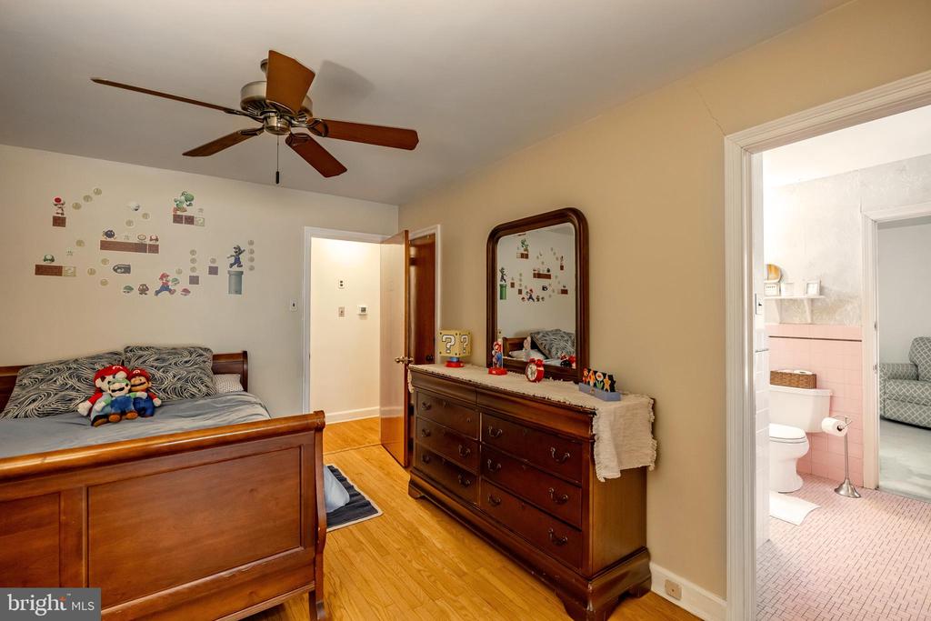 603 Williamsburg Dr