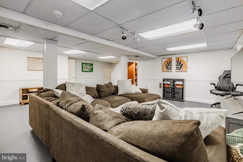 603 Williamsburg Dr