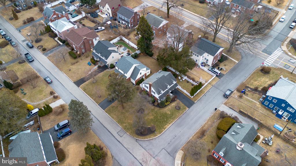 320 Walnut Pl
