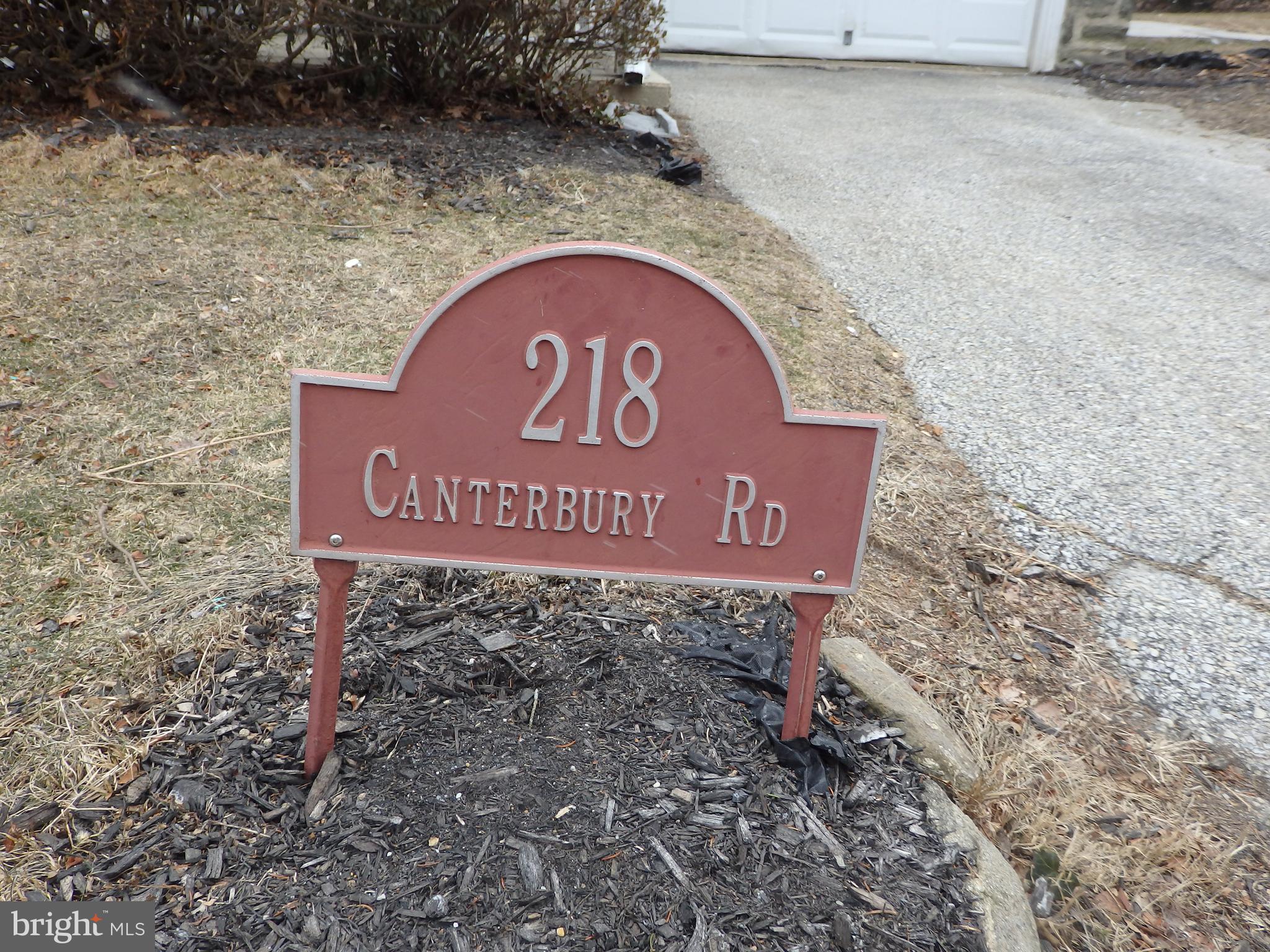 218 CANTERBURY RD