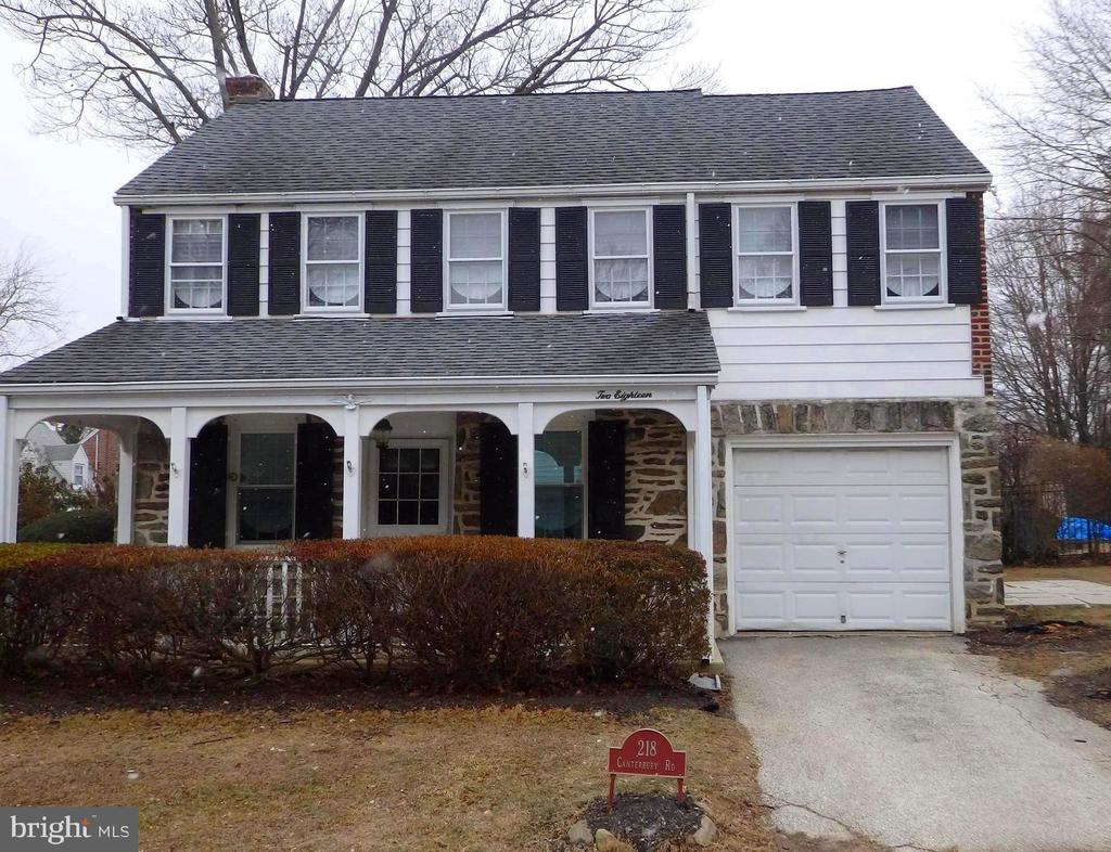 218 CANTERBURY RD