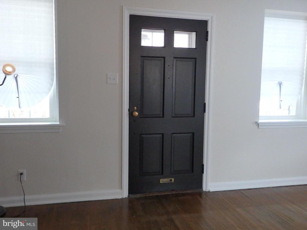 218 CANTERBURY RD