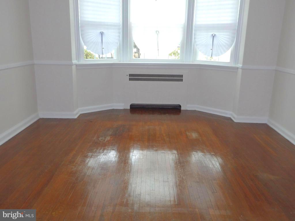 218 CANTERBURY RD
