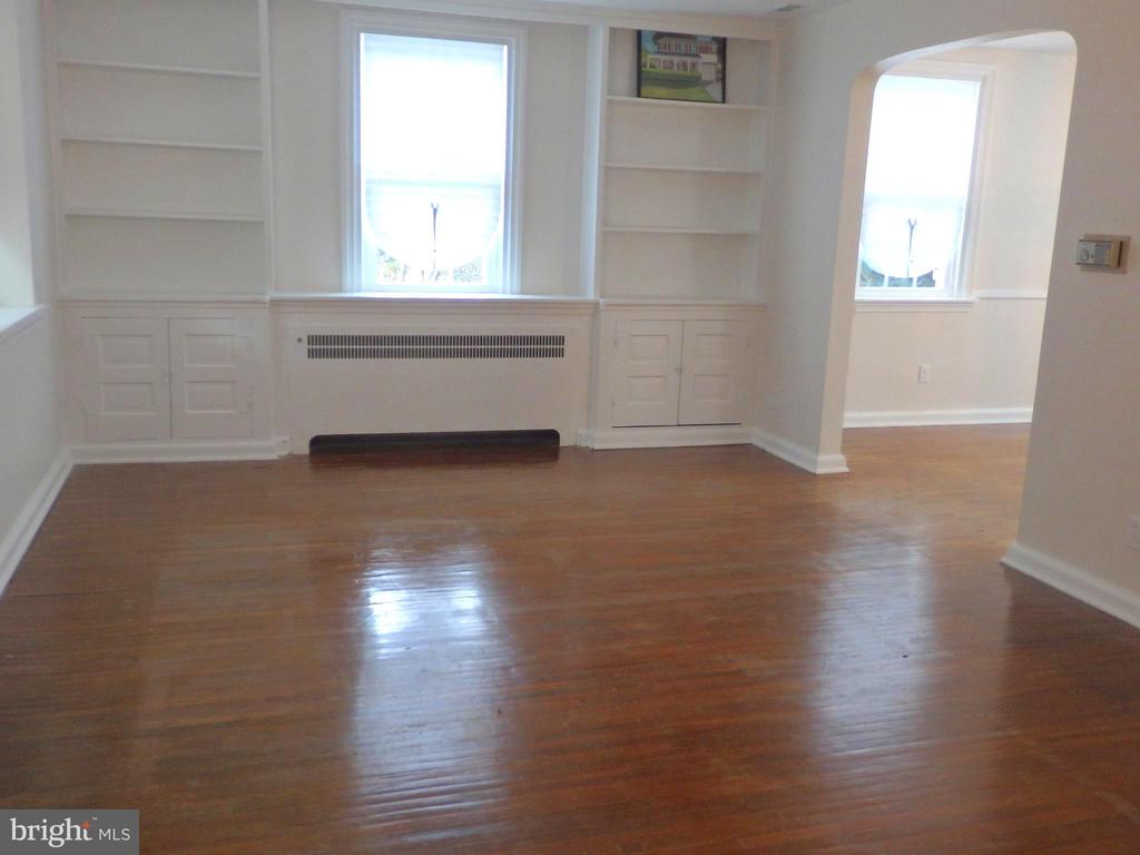 218 CANTERBURY RD
