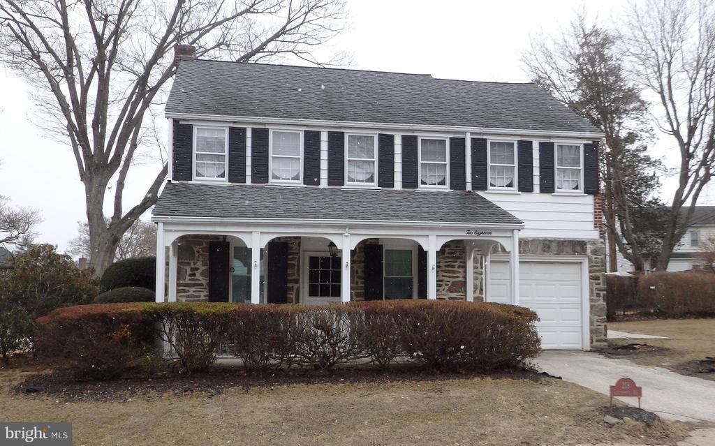 218 CANTERBURY RD
