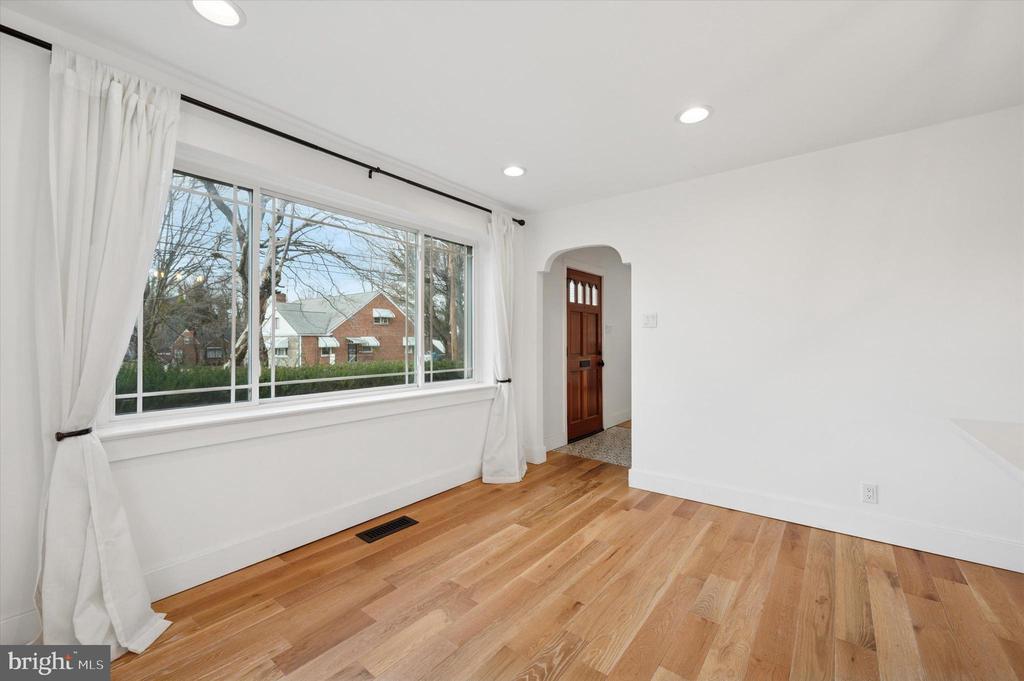 1302 Angora Dr