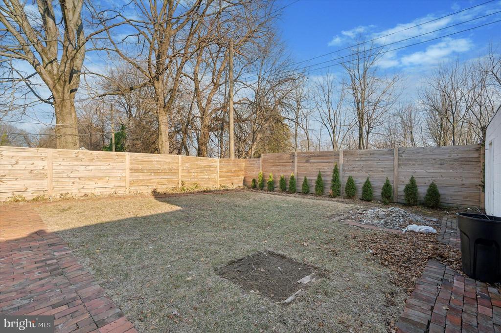 1302 Angora Dr