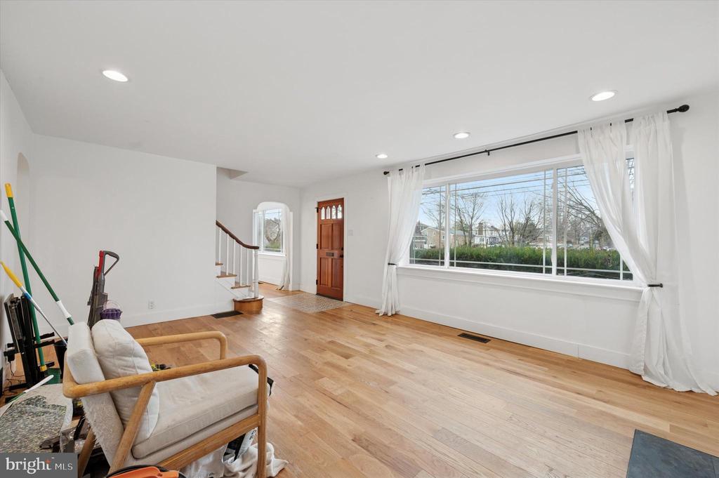 1302 Angora Dr