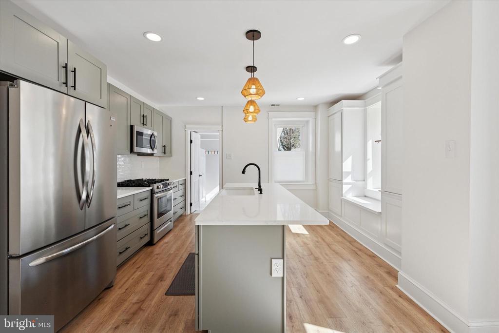 251 HIGHLAND AVE