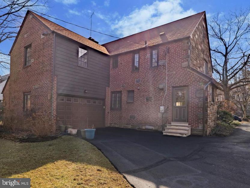 457 Derwyn Rd