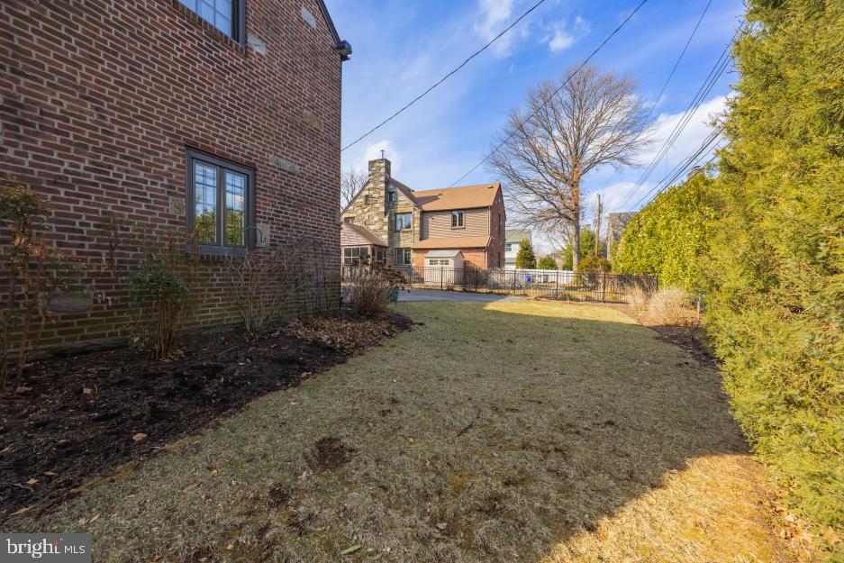 457 Derwyn Rd