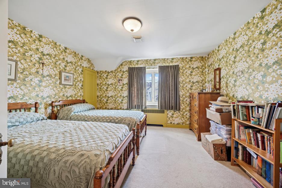 457 Derwyn Rd