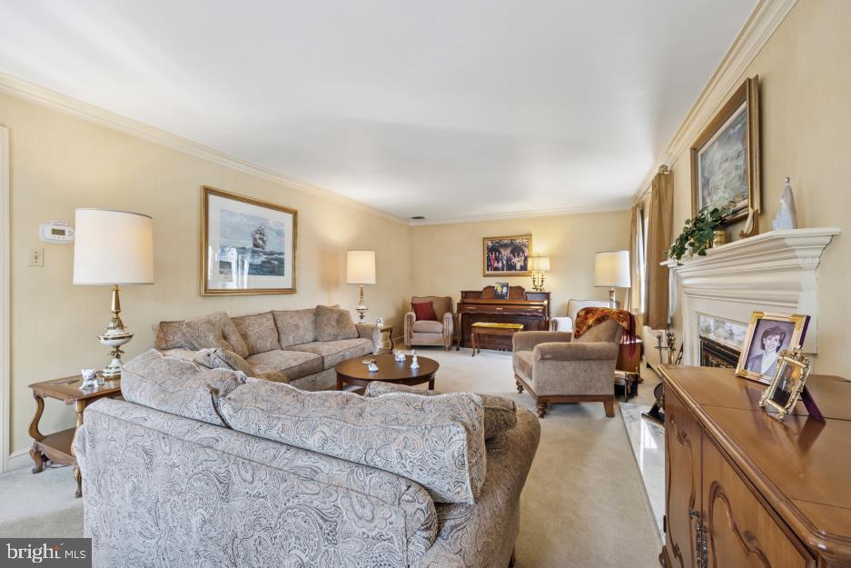 457 Derwyn Rd