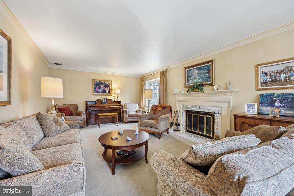 457 Derwyn Rd