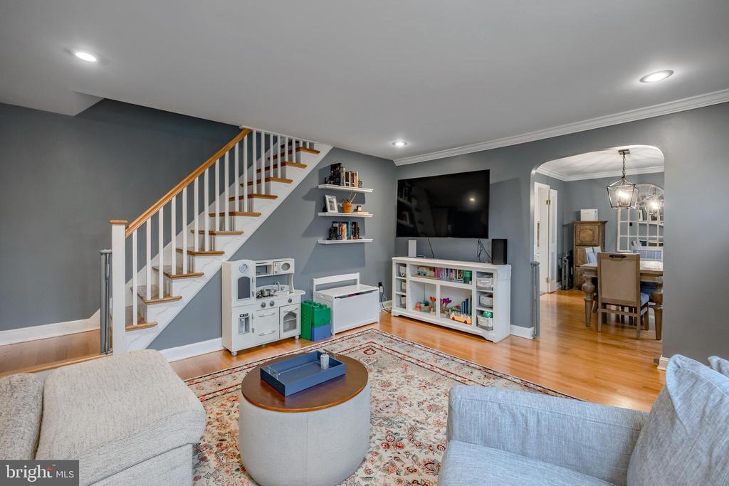 216 Earlington Rd