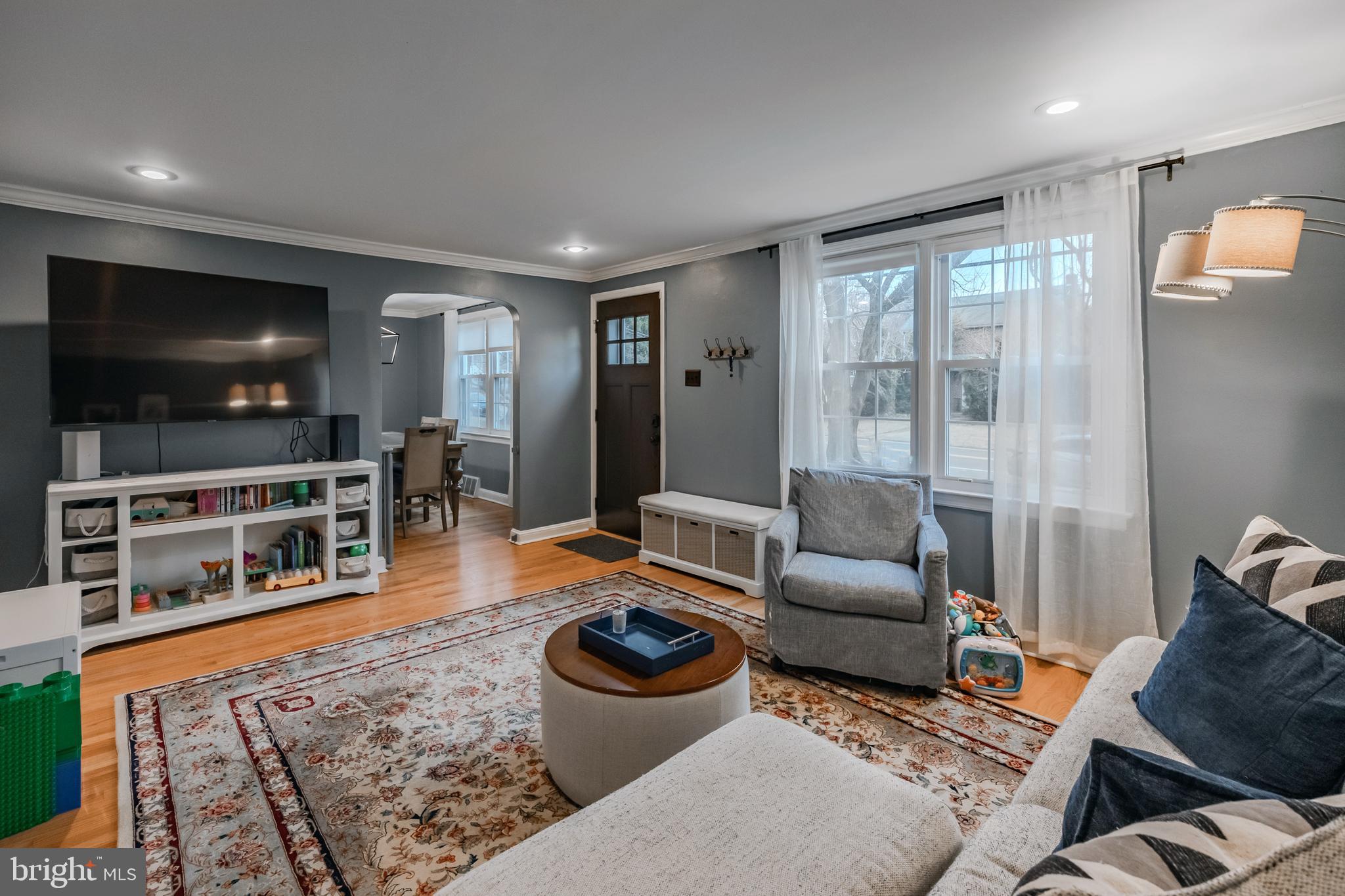 216 Earlington Rd