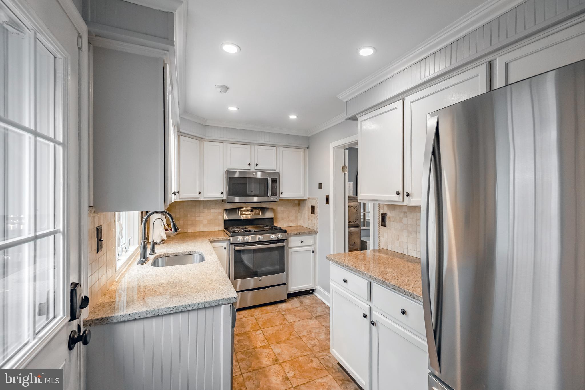 216 Earlington Rd
