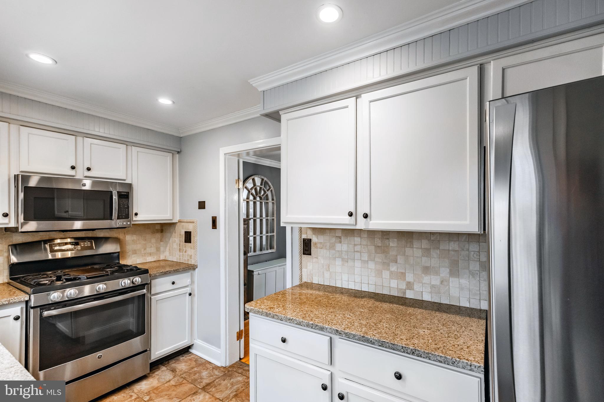 216 Earlington Rd