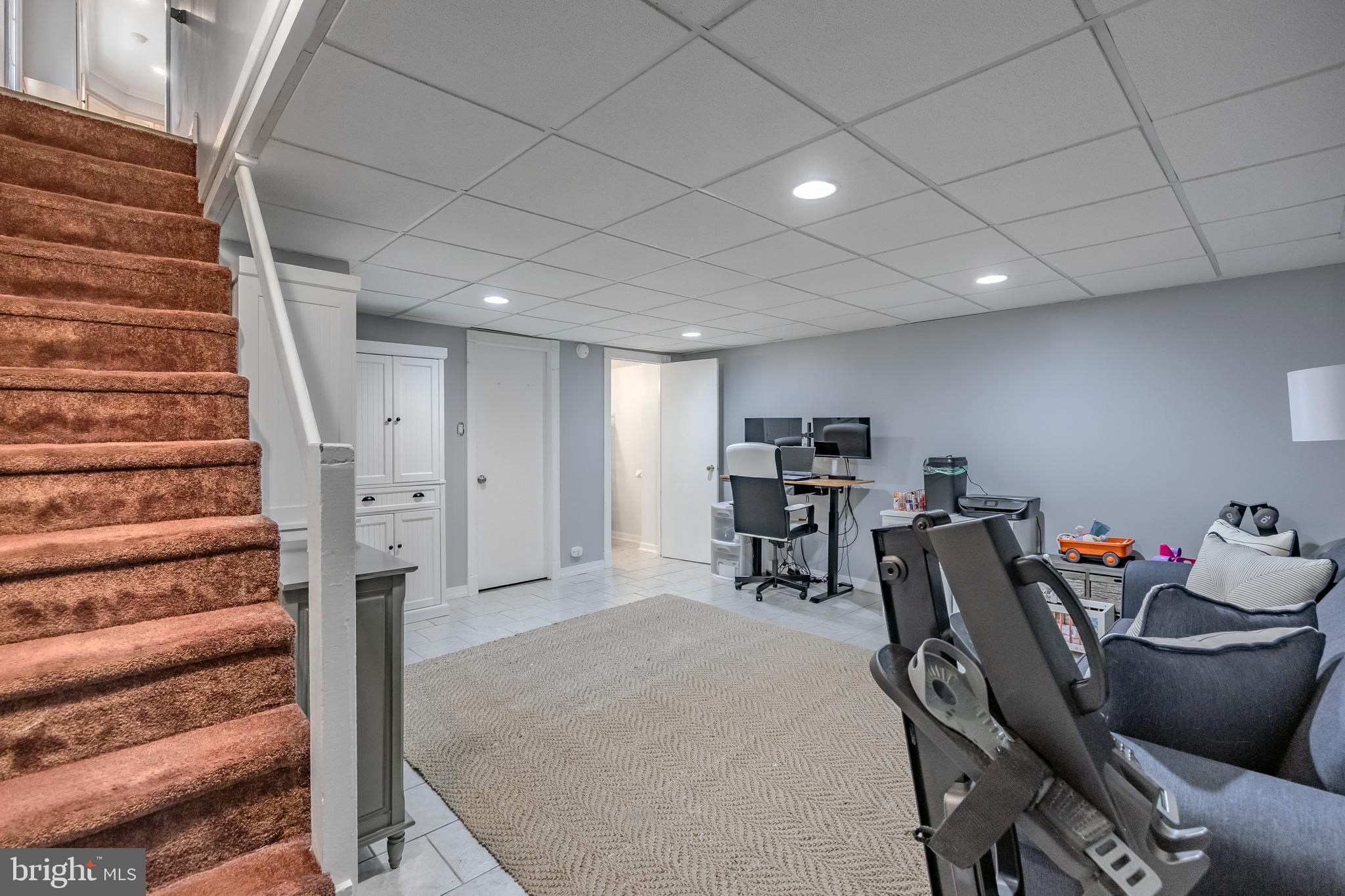 216 Earlington Rd