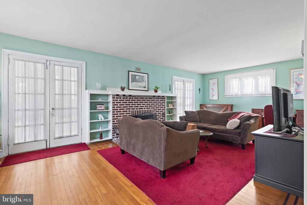 3770 WOODLAND AVENUE