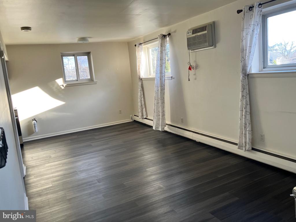 107 W EAGLE RD #4