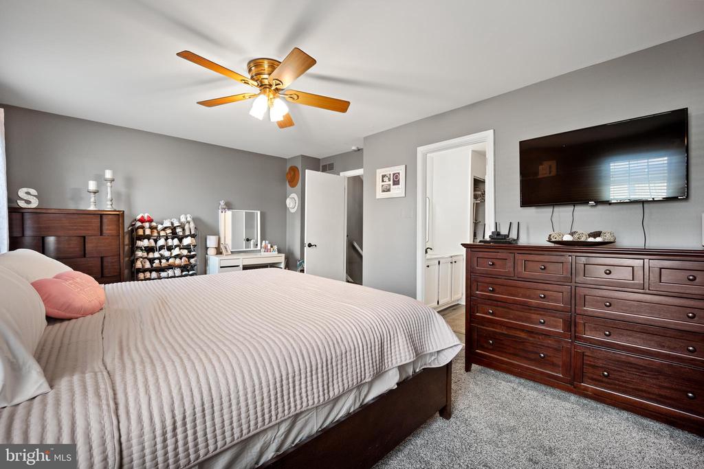 404 Carpenter Cir