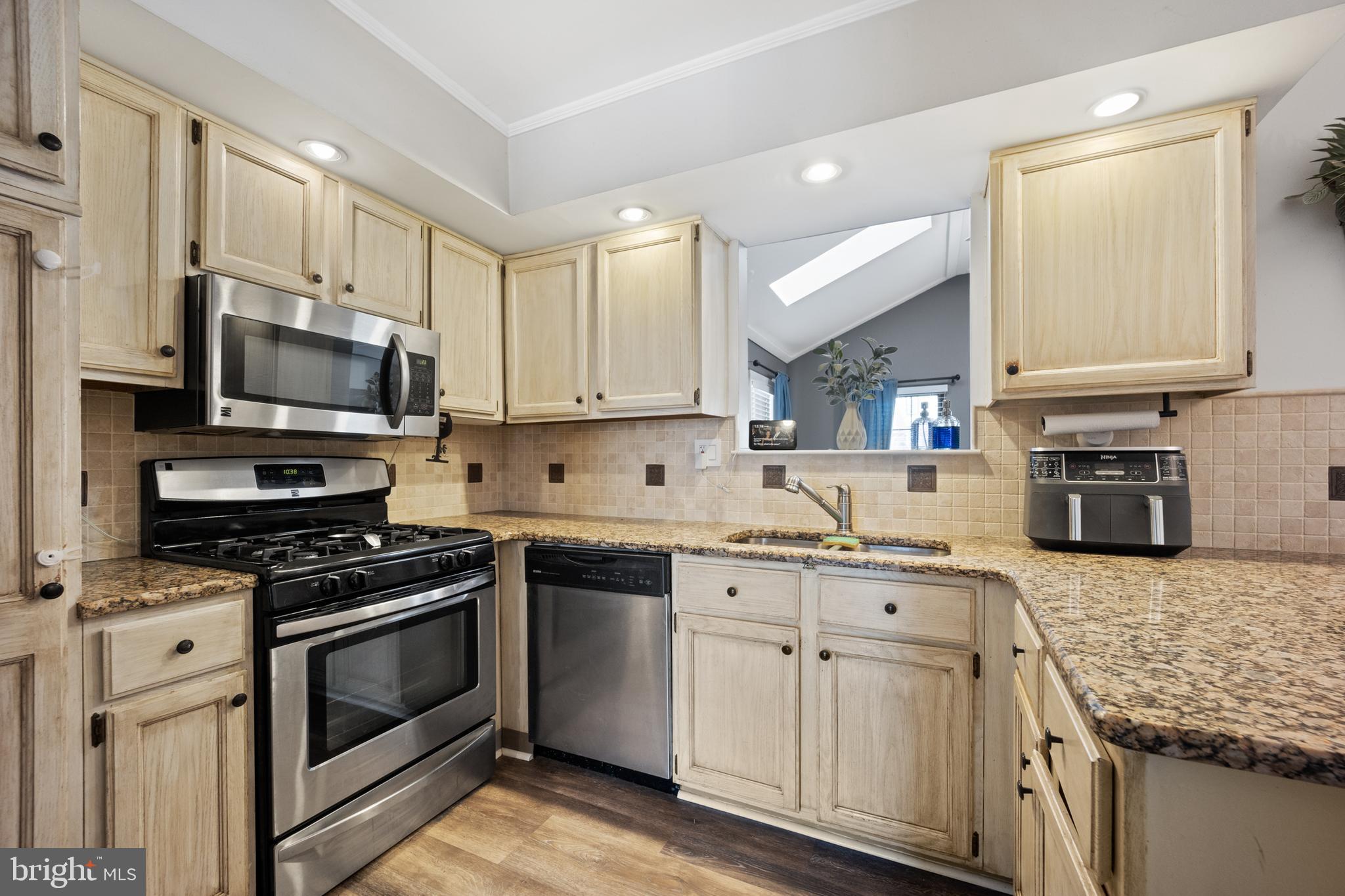 404 Carpenter Cir