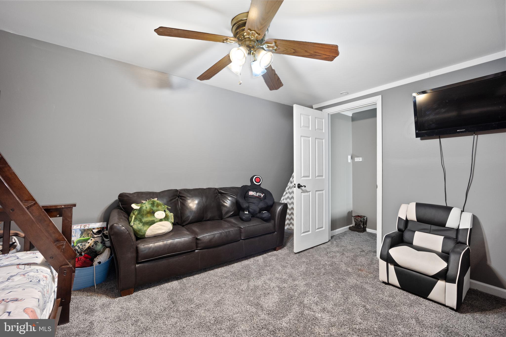 404 Carpenter Cir