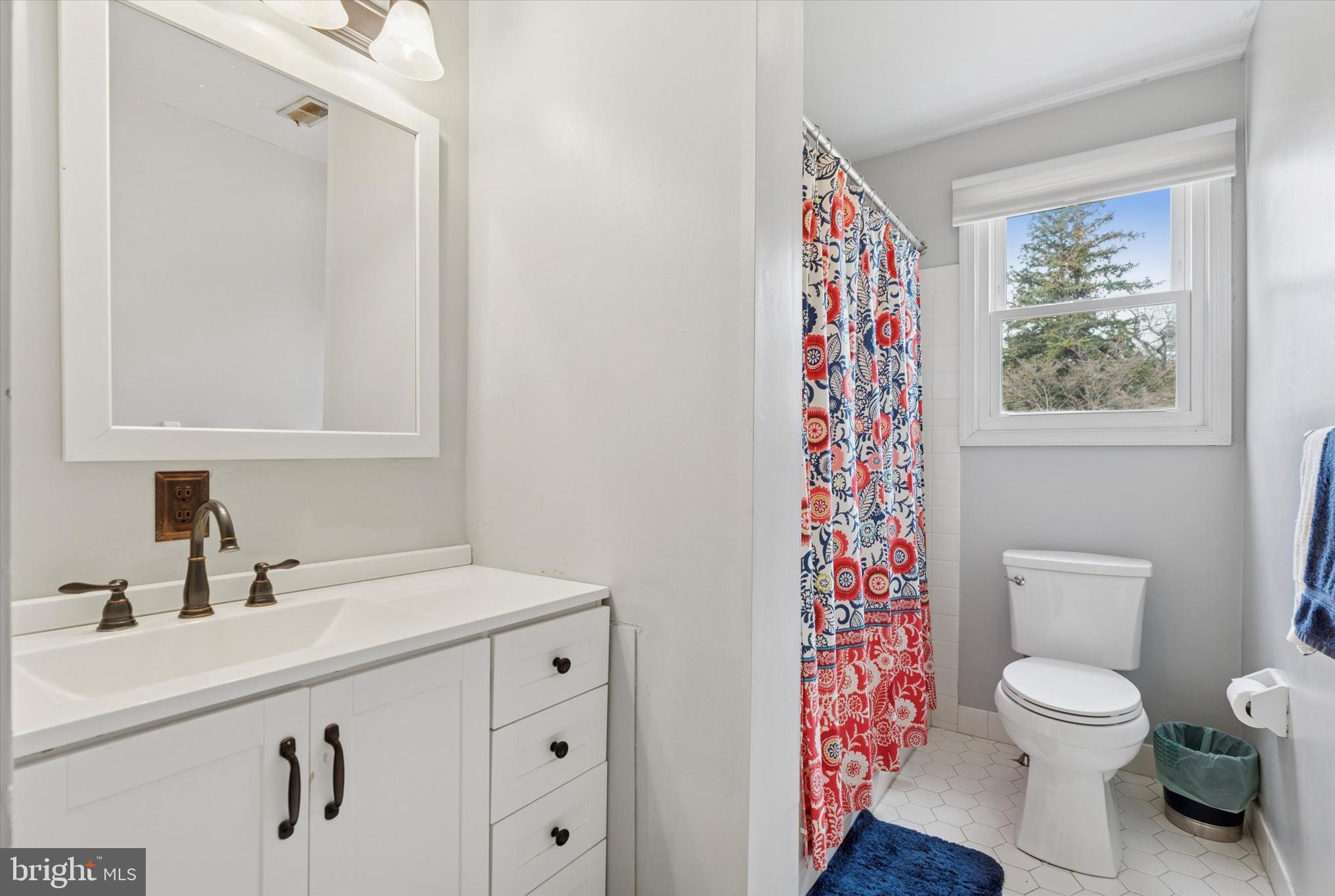 8 Todmorden Ln