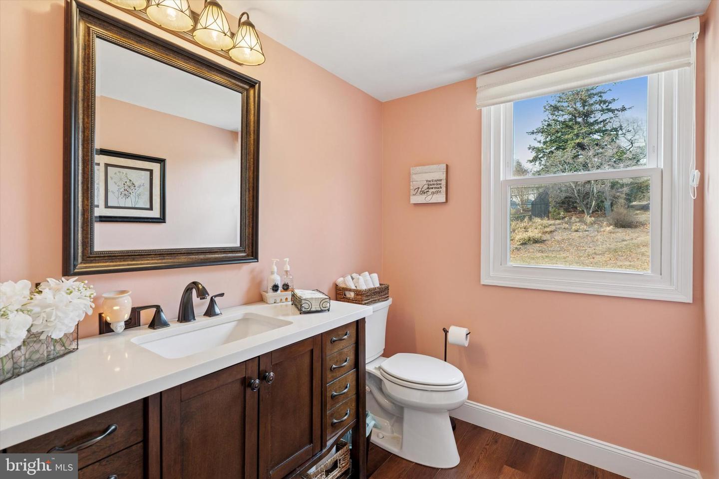 8 Todmorden Ln