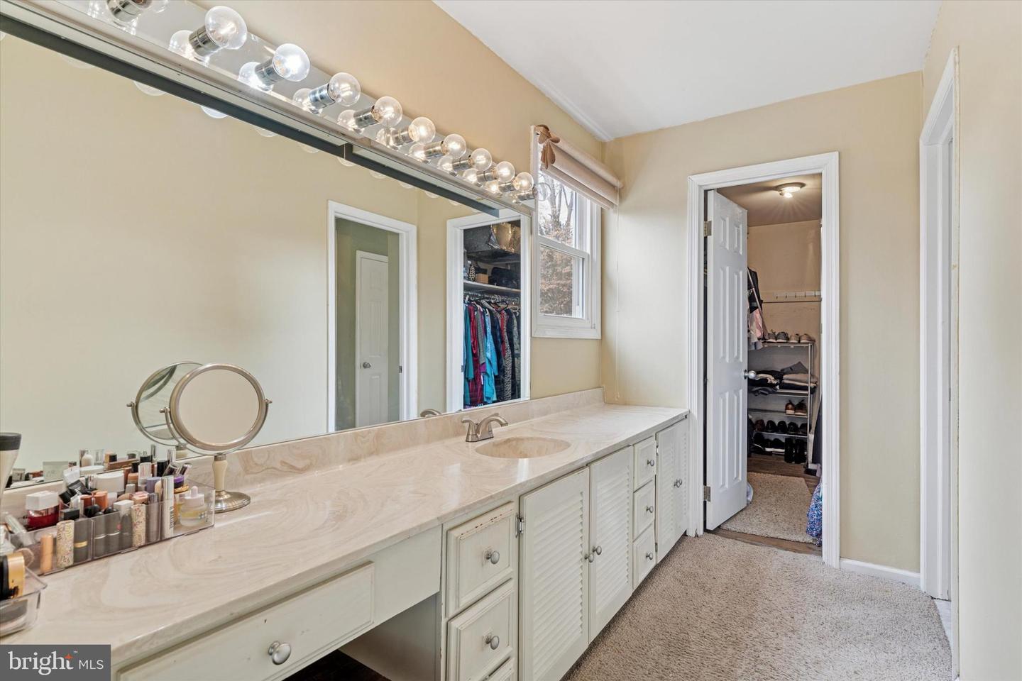 8 Todmorden Ln