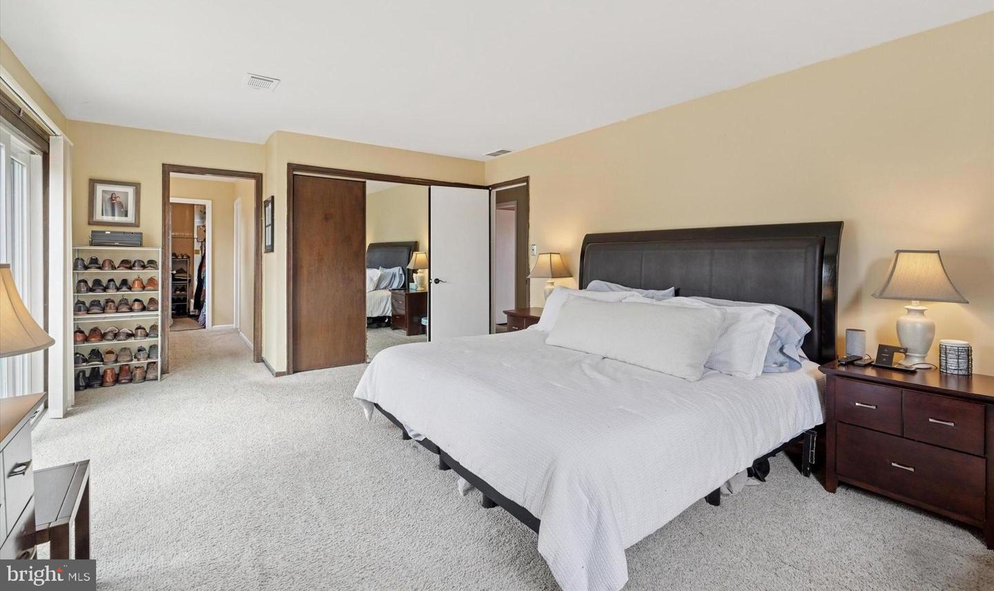 8 Todmorden Ln