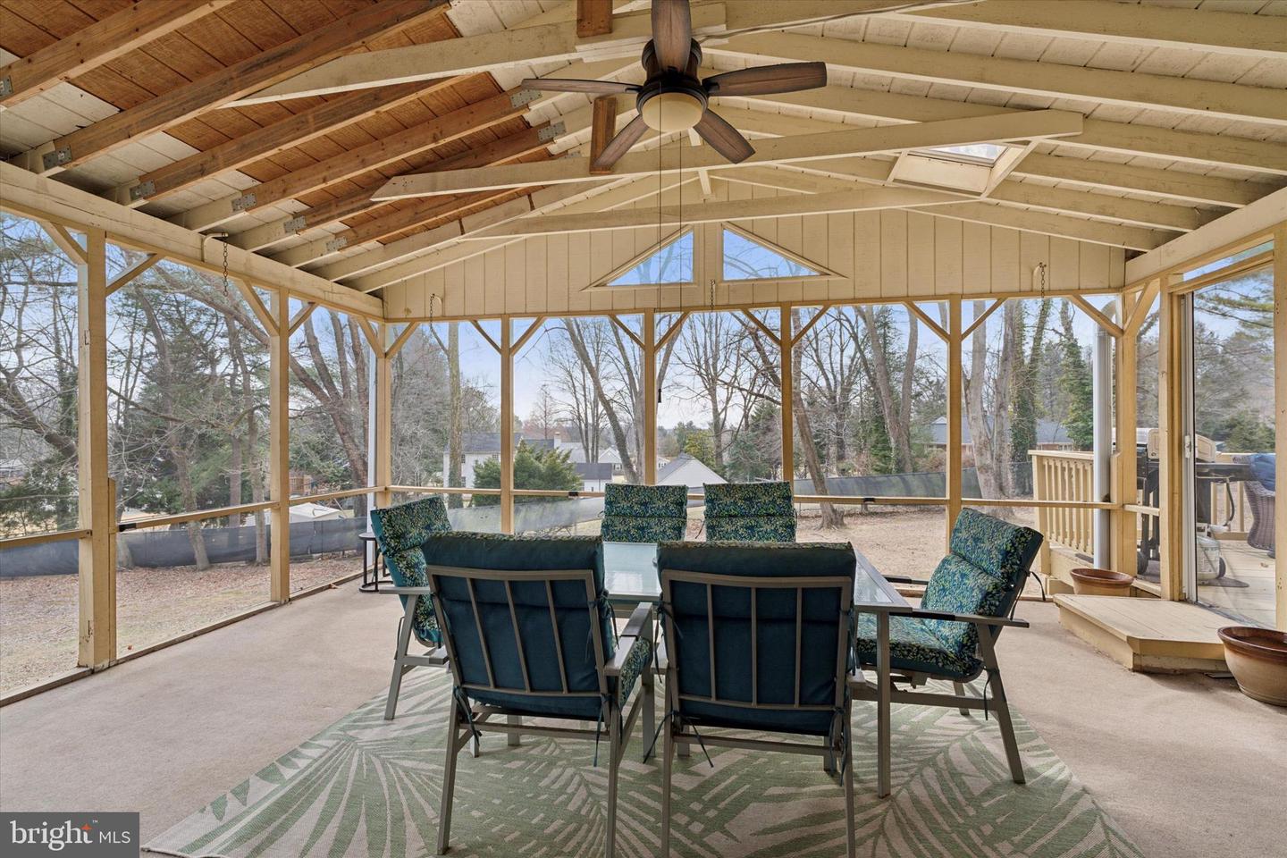 8 Todmorden Ln
