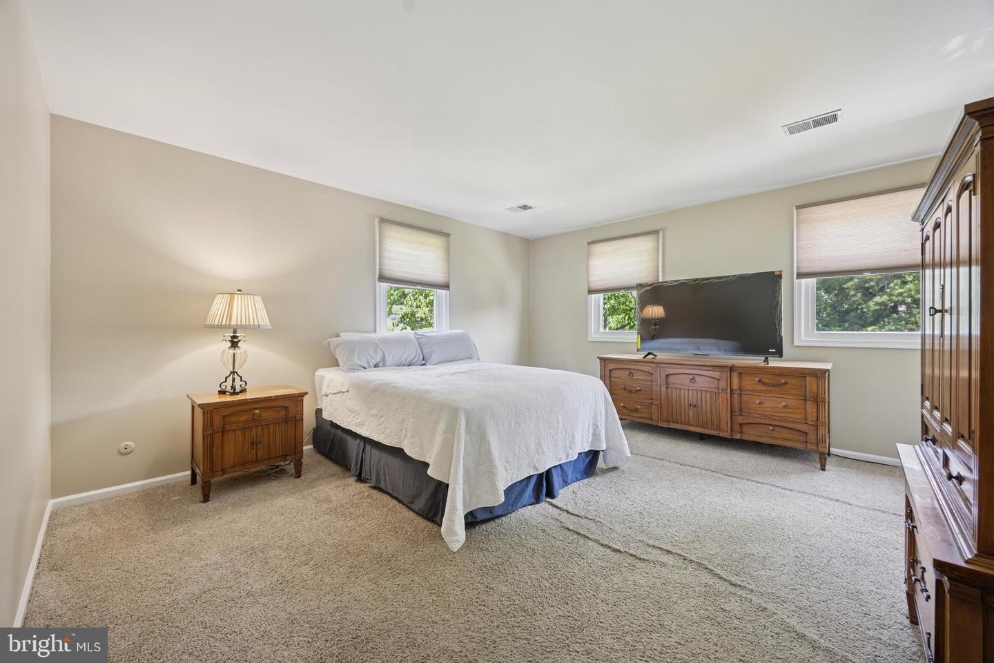 8 Todmorden Ln