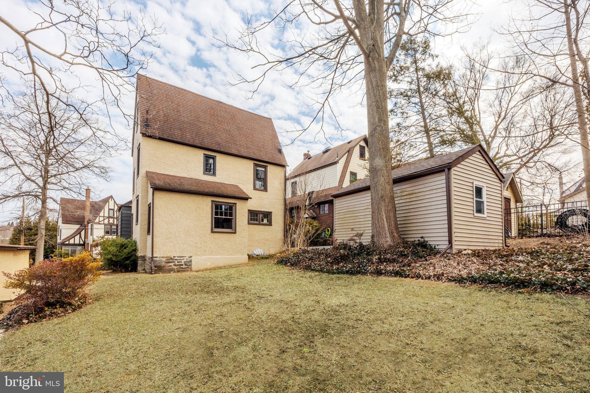 2418 Rosewood Ln