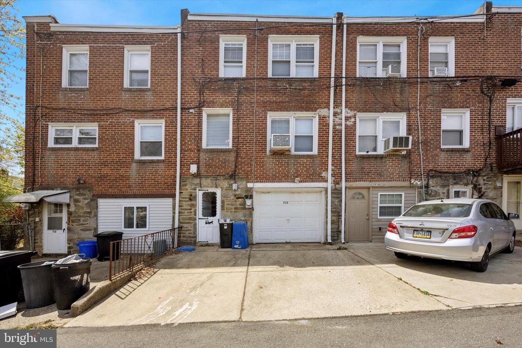 717 EATON RD