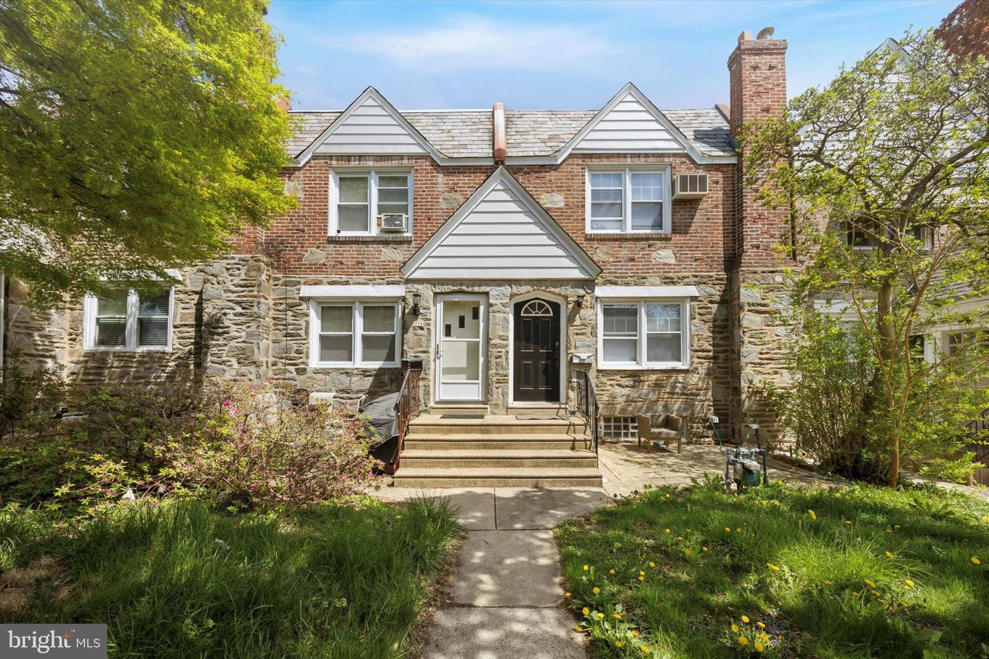 717 EATON RD