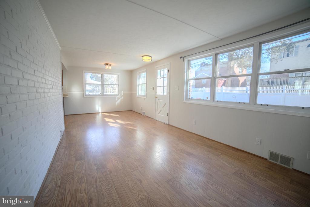 213 HEATHERWOOD RD